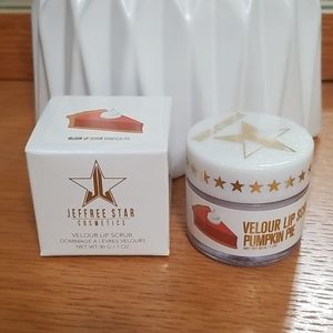 Jeffree Star Velour Lip Scrub in Pumpkin Pie!